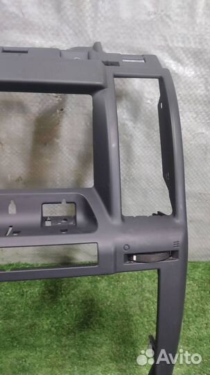 Рамка магнитолы Land Rover Freelander 2 2008