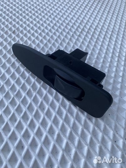 Кнопка стеклоподьемника Mitsubishi carisma