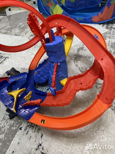 Трек Hot Wheels Вулкан