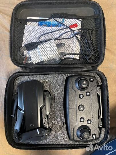 Квадрокоптер с 2-я камерами drone E88