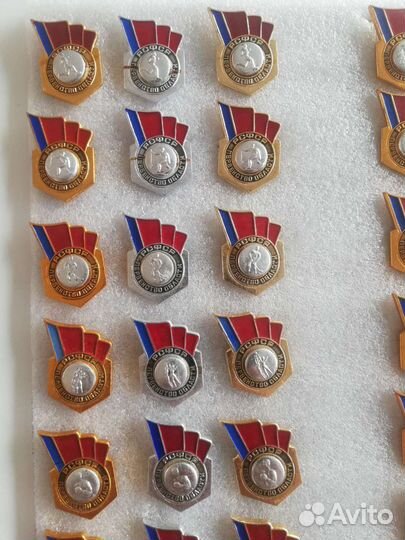 Набор значков