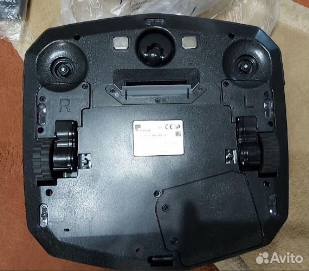 Робот-пылесос Kitfort KT-570, новый