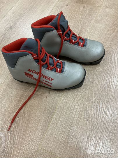 Лыжные ботинки детские 32 размер