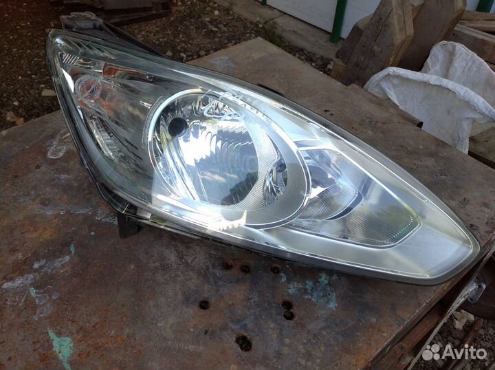 Фара передняя правая Ford Grand C-MAX 2010-2015