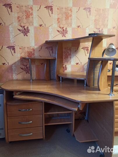 Компьютерный стол