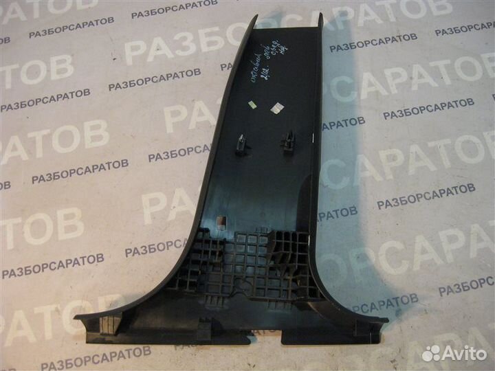 Обшивка стойки средней левая Skoda Octavia A5