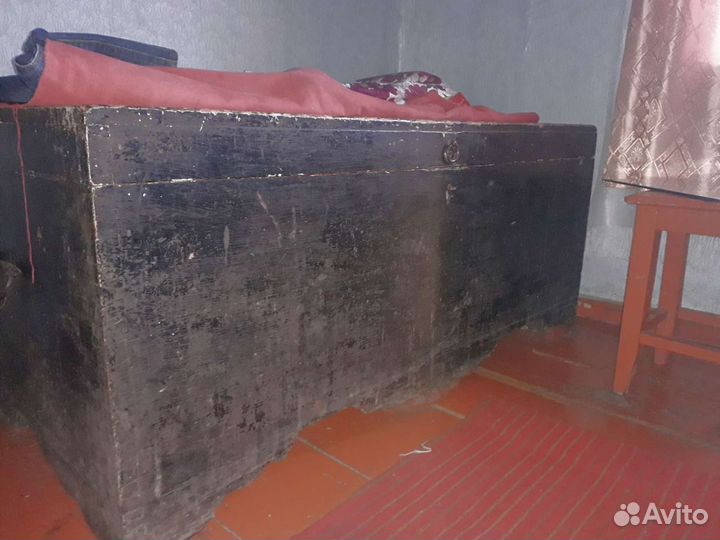 Сундук старинный