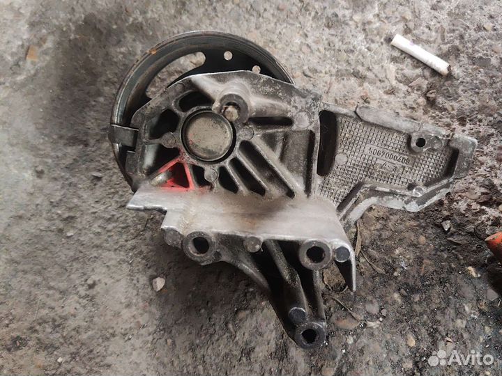 Кронштейн термомуфты audi