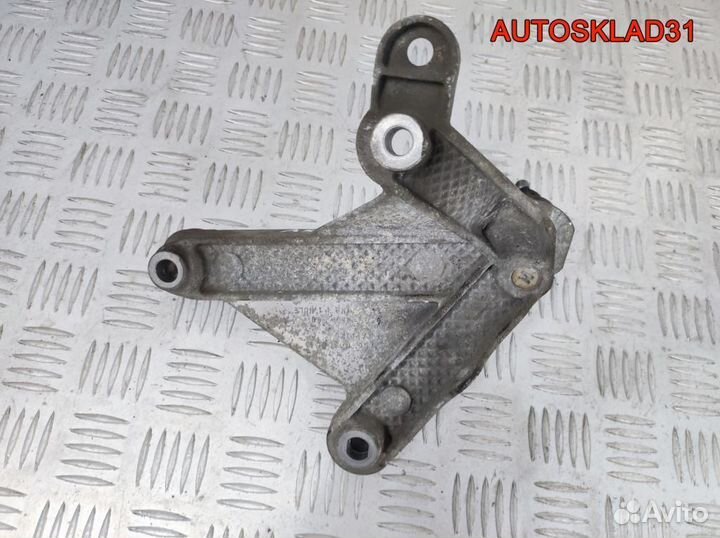 Кронштейн кпп Renault Megane 2 8200043084
