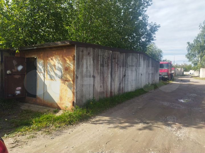 Гараж, > 30 м²