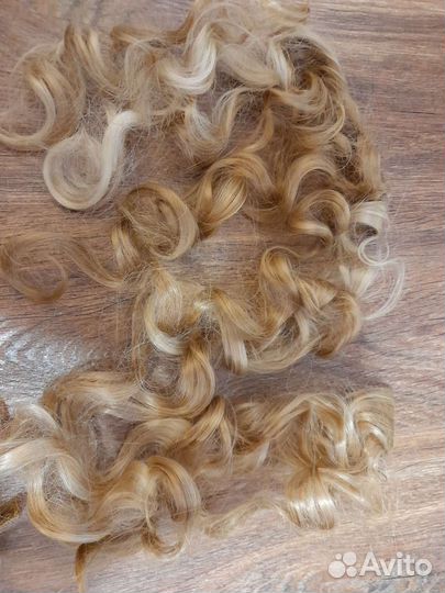 Волосы на заколках