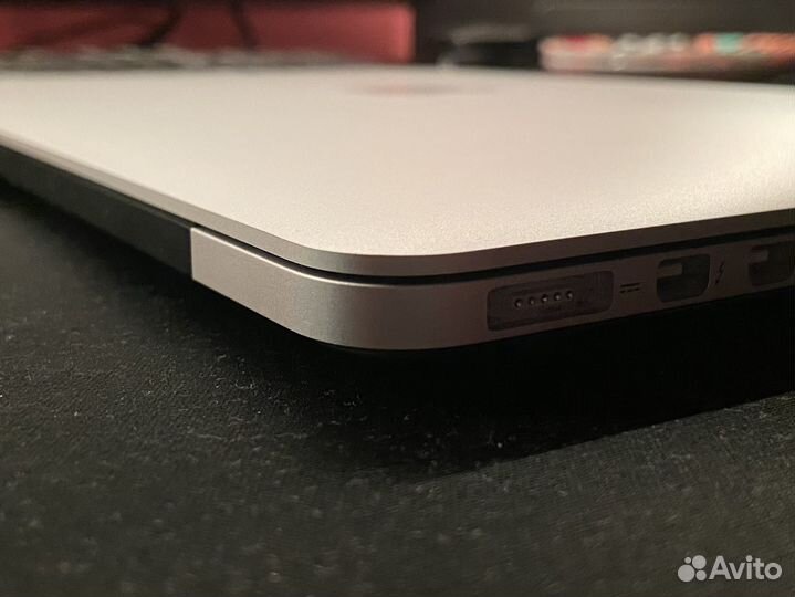 Macbook pro 13 2015 8/256