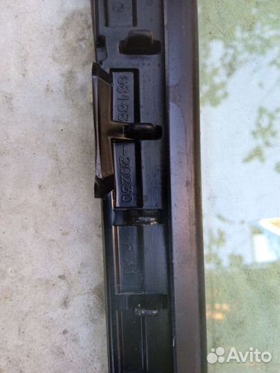 Боковое стекло правые двериtoyota premio 240 кузов