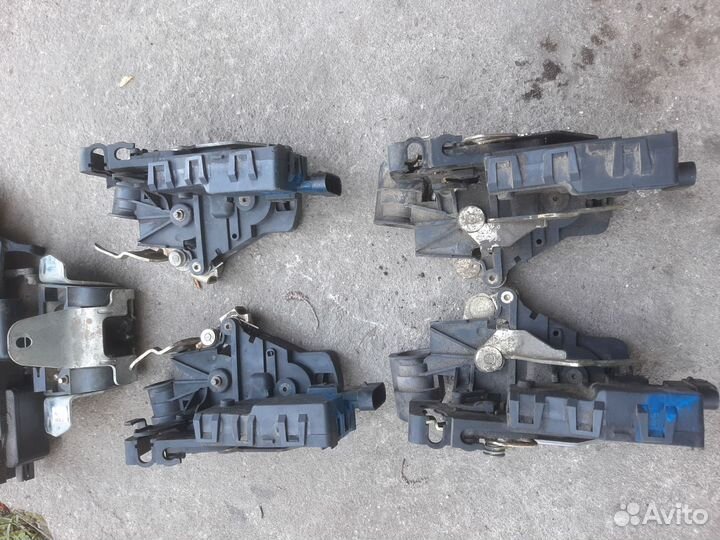 Замок двери Mercedes w163ML