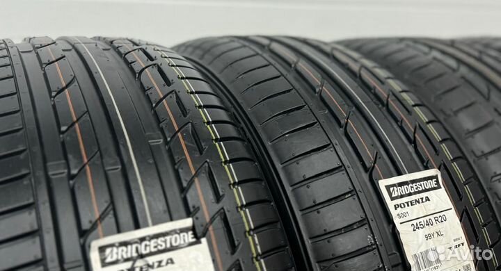 Bridgestone Potenza S001 245/45 R19 и 275/40 R19 102Y