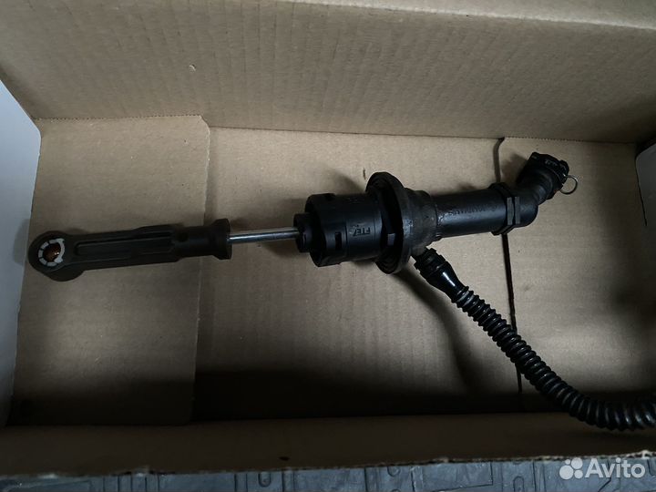 306104118R Главный цилиндр сцепления largus