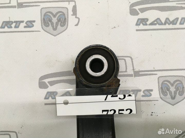 Рычаг передний левый верхний