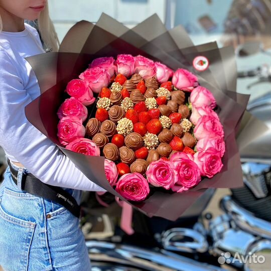 Клубника в шоколаде подарок