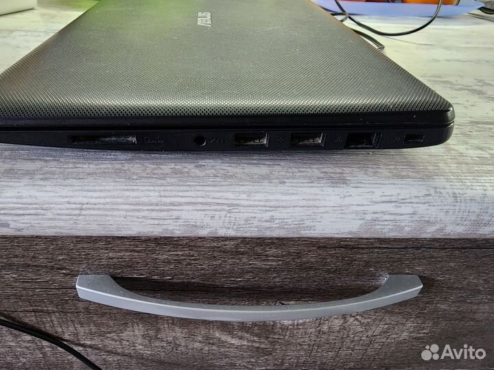 Ноутбук asus