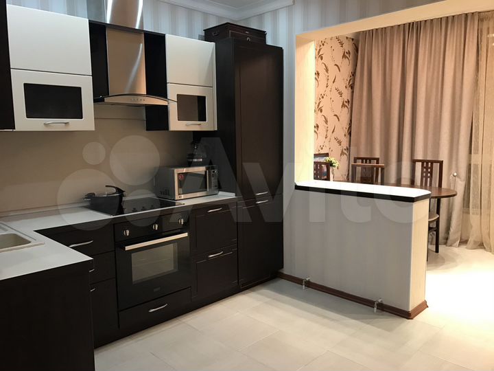 2-к. квартира, 90 м², 11/16 эт.