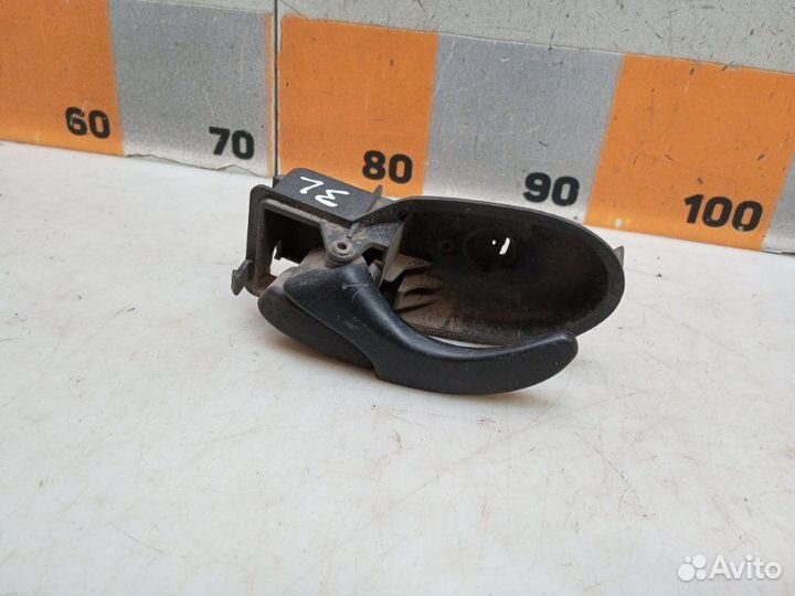 Ручка двери внутренняя левая Ford Focus 1 1.6 2001