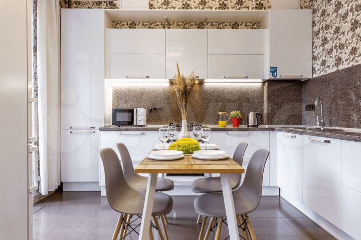 2-к. квартира, 64 м², 2/4 эт.