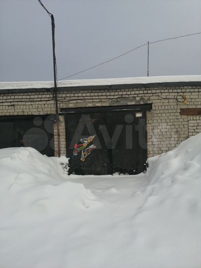 Гараж, > 30 м²