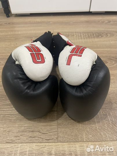 Боксерские перчатки 12 oz