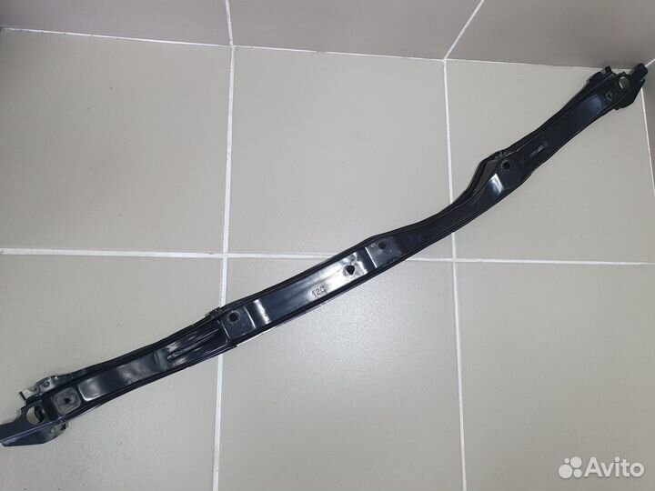 Усилитель бампера передний верхний Toyota Rav 4