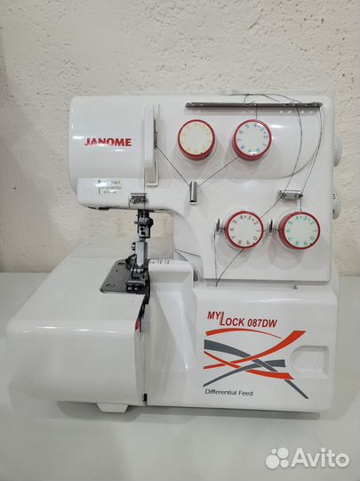 Бытовой оверлок Janome