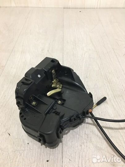 Замок двери задний правый Mercedes Benz C180 W203