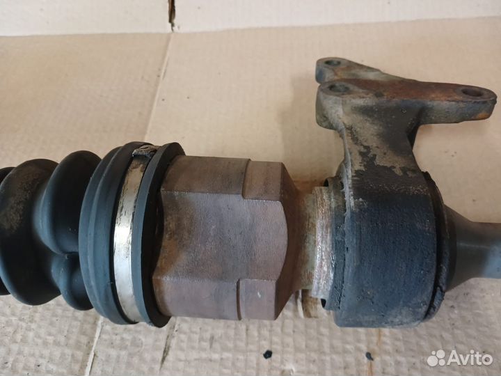 Привод передний правый Kia Spectra