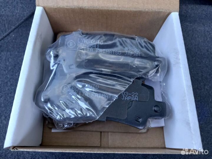 Тормозные колодки задние Toyota corolla, verso