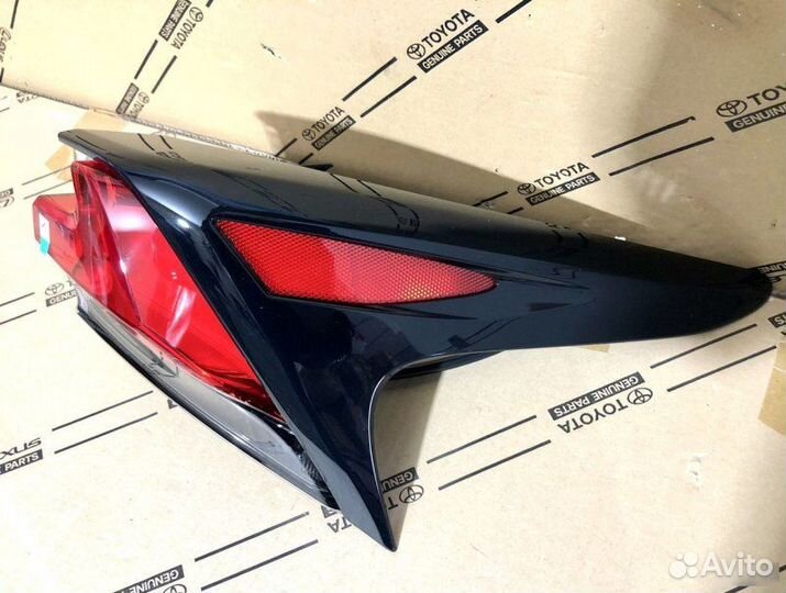 Фонарь задний правый Lexus Nx