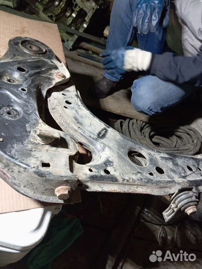 Подрамник a4 skoda 1,6