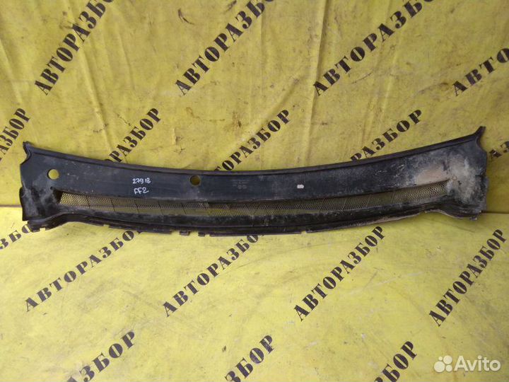 Жабо (решетка стеклоочистителя) Ford Focus 2