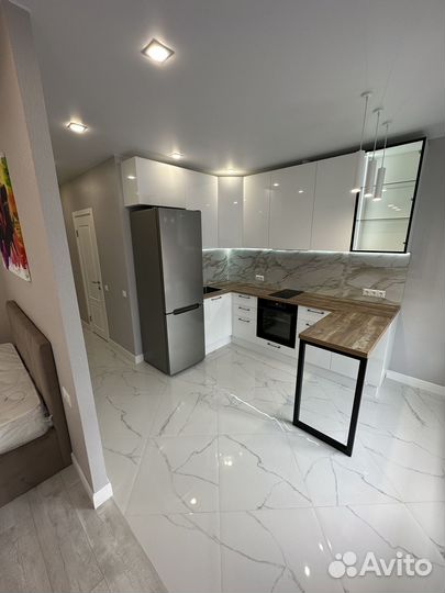 Кухонный гарнитур на заказ от фабрики