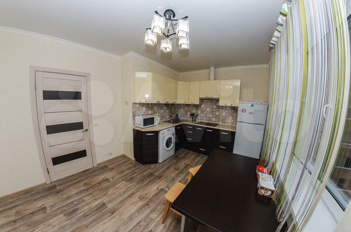 2-к. квартира, 70 м², 8/15 эт.