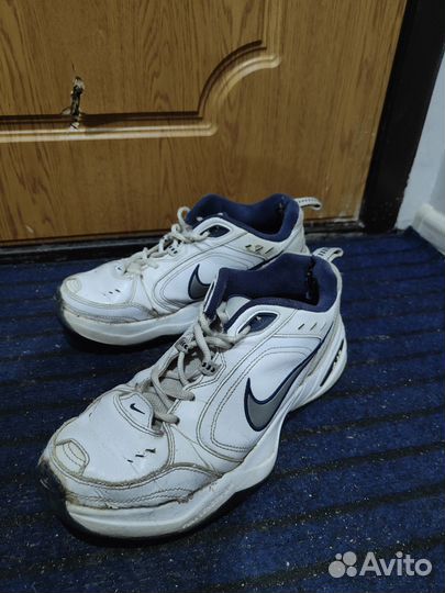 Nike Air Monarch