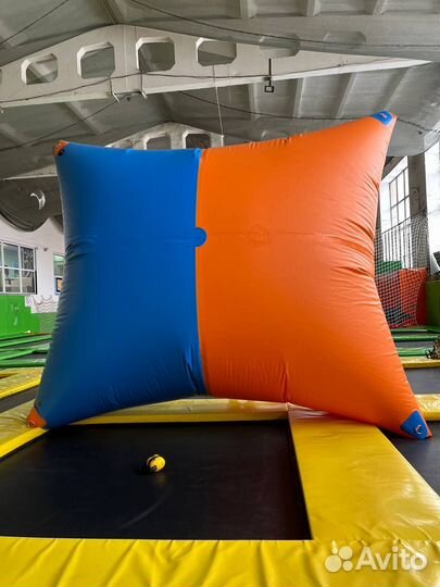 Водный надувной аттракцион «Блоб»