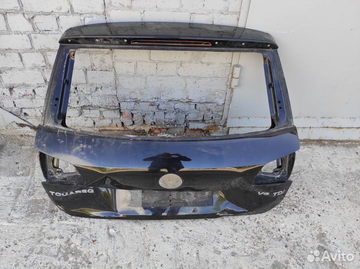 Touareg NF Дверь багажника без стекла под ремонт