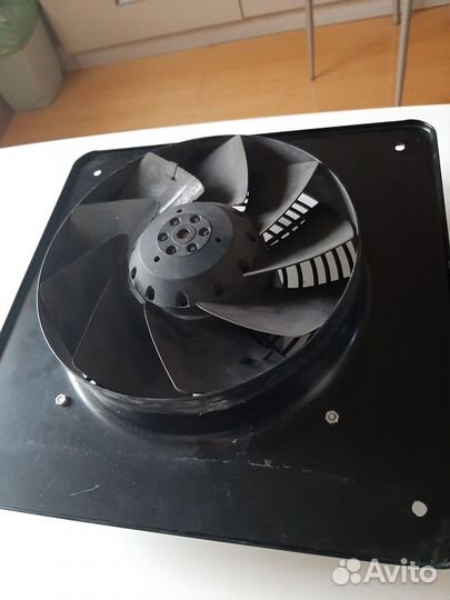 Осевой вентилятор ebmpapst W2E200-DI38-05