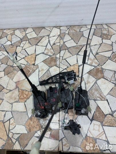 Замок боковой двери Opel Astra хетчбэк 1.8 Z18XER