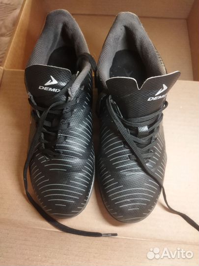 Бутсы сороконожки 36 размер Demix