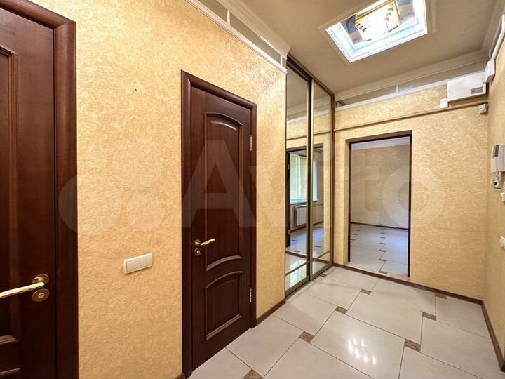 Дом 168,2 м² на участке 2,5 сот.