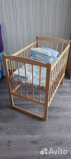 Детская кроватка и принадлежности