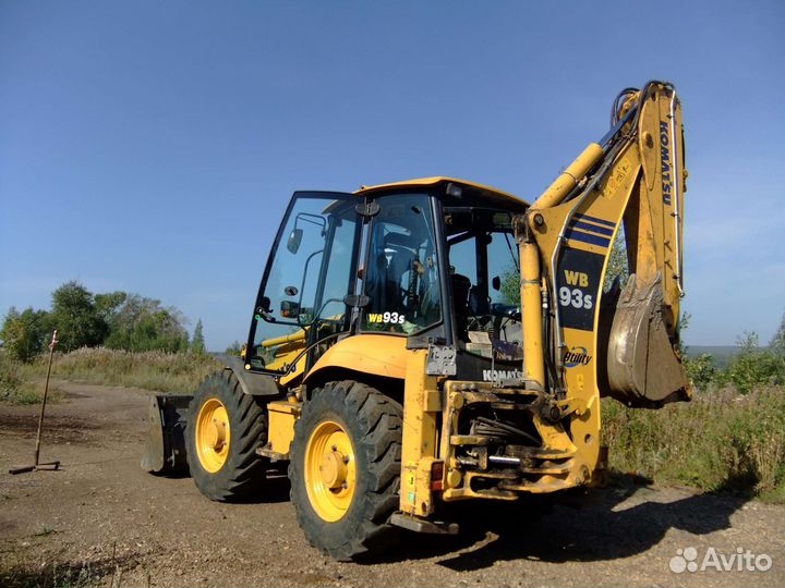 Экскаватор-погрузчик Komatsu