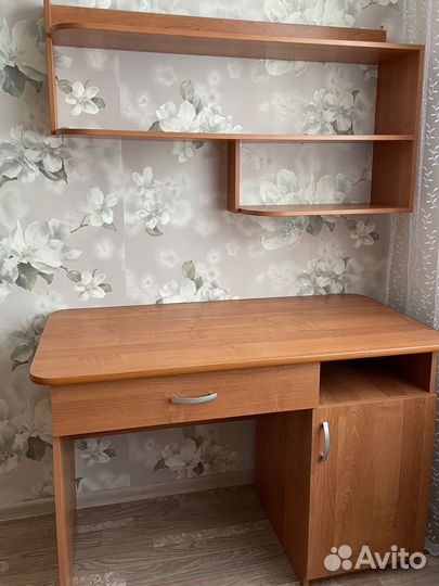 Письменный стол