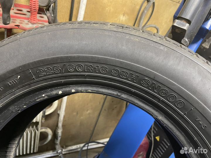 Sunny SN600 225/60 R16 98H