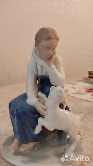 Алёнушка с козленком